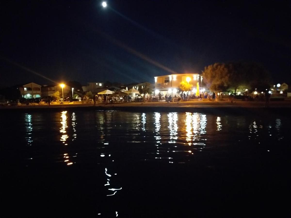 Familien Ferienhaus Vir Croatia 150M Strand Restaurant Einkaufen ภายนอก รูปภาพ