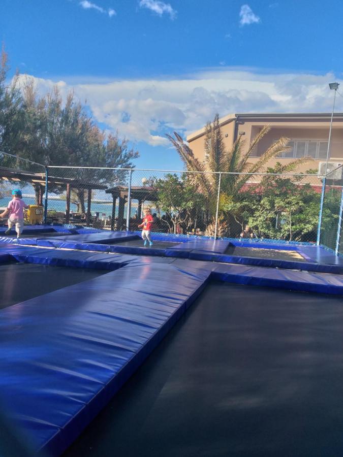 Familien Ferienhaus Vir Croatia 150M Strand Restaurant Einkaufen ภายนอก รูปภาพ